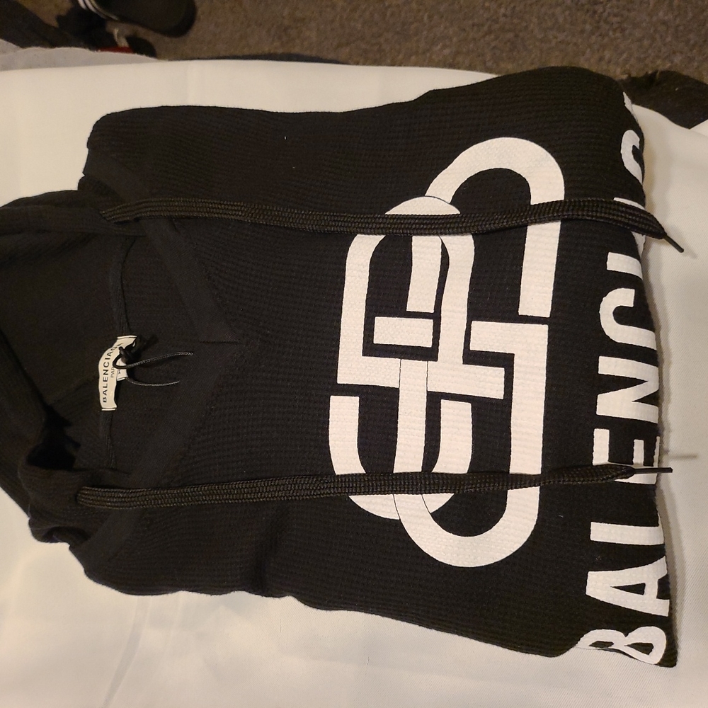 MENS XL PIXELATED LOGO( BLACK & WHITE) LONGSLEEVE HOODIE:BY BALENCIAGA